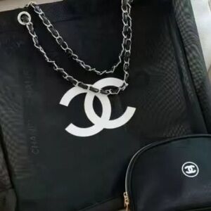 Meet your Posher Trixie